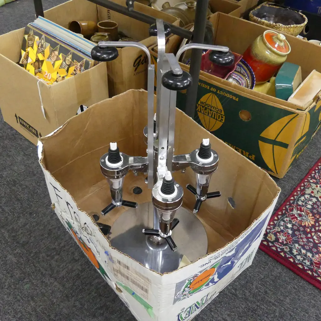 BAR DRINK DISPENSER Image 1++