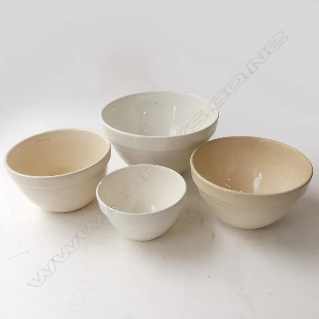 4 WHITE BEEHIVE MIXING BOWLS; 1 CROWN LYNN, 3 UNMARKED AF 275mm dia Image 1++