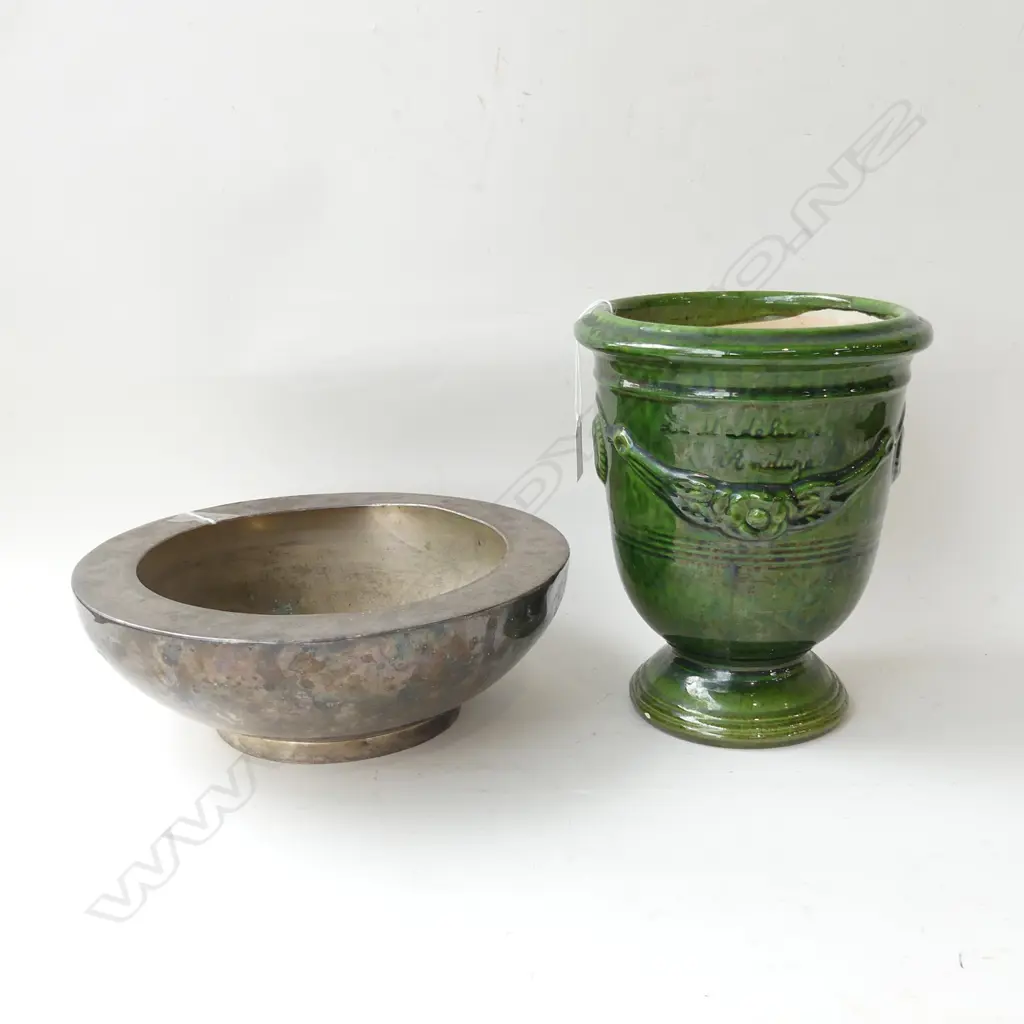 TALL GREEN JARDINIERE (H 245MM) + SILVER PLATE BRIDAL BOWL (DIA 273MM) TARNISHED Image 1++