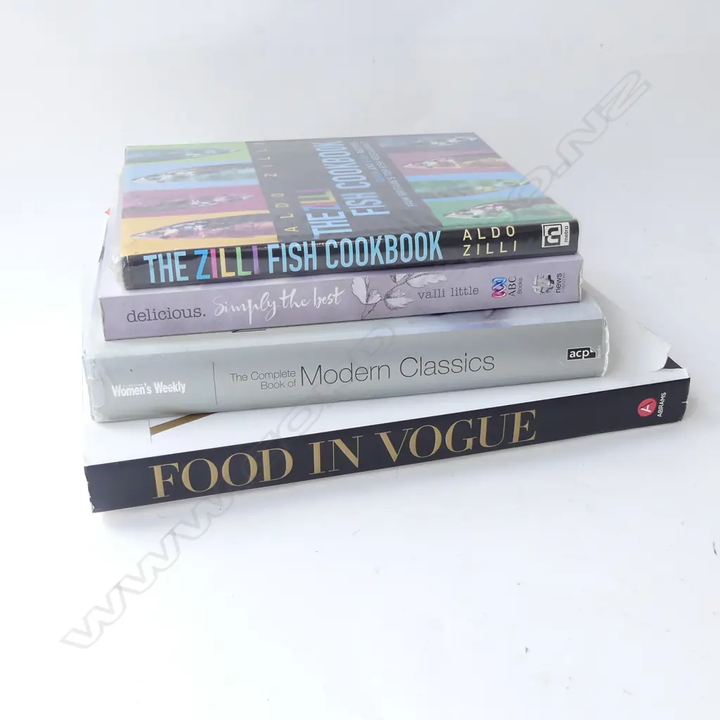 4 LARGE COOK BOOKS Image 1++