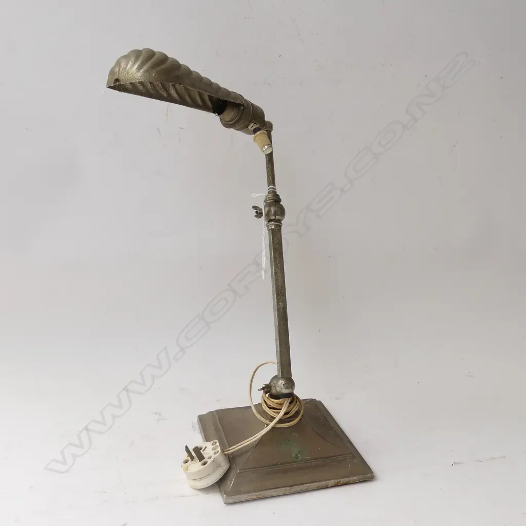 VINTAGE DESK LAMP Image 1++