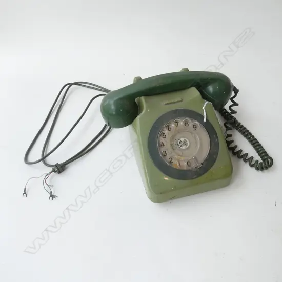 VINTAGE OLIVE GREEN DIAL PHONE 