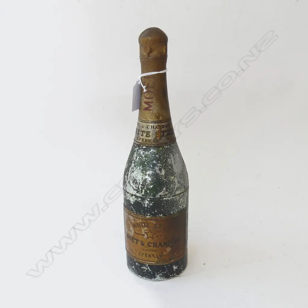 VINTAGE CIGARETTE DISPENSER- MOET CHAMPAGNE BOTTLE Image 1++
