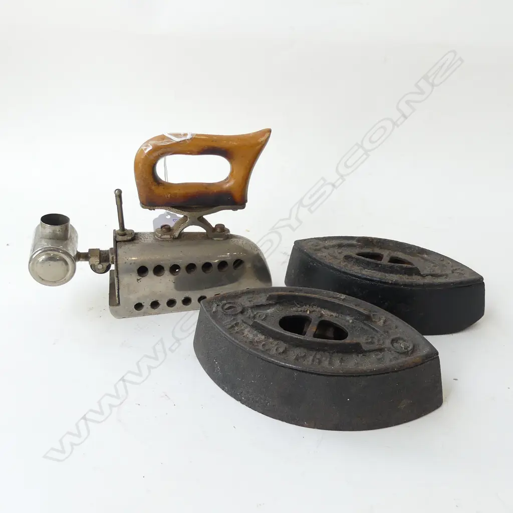 THREE ANTIQUE IRONS; ENTERPRISE, ONE WITH WOODEN HANDLE Image 1++