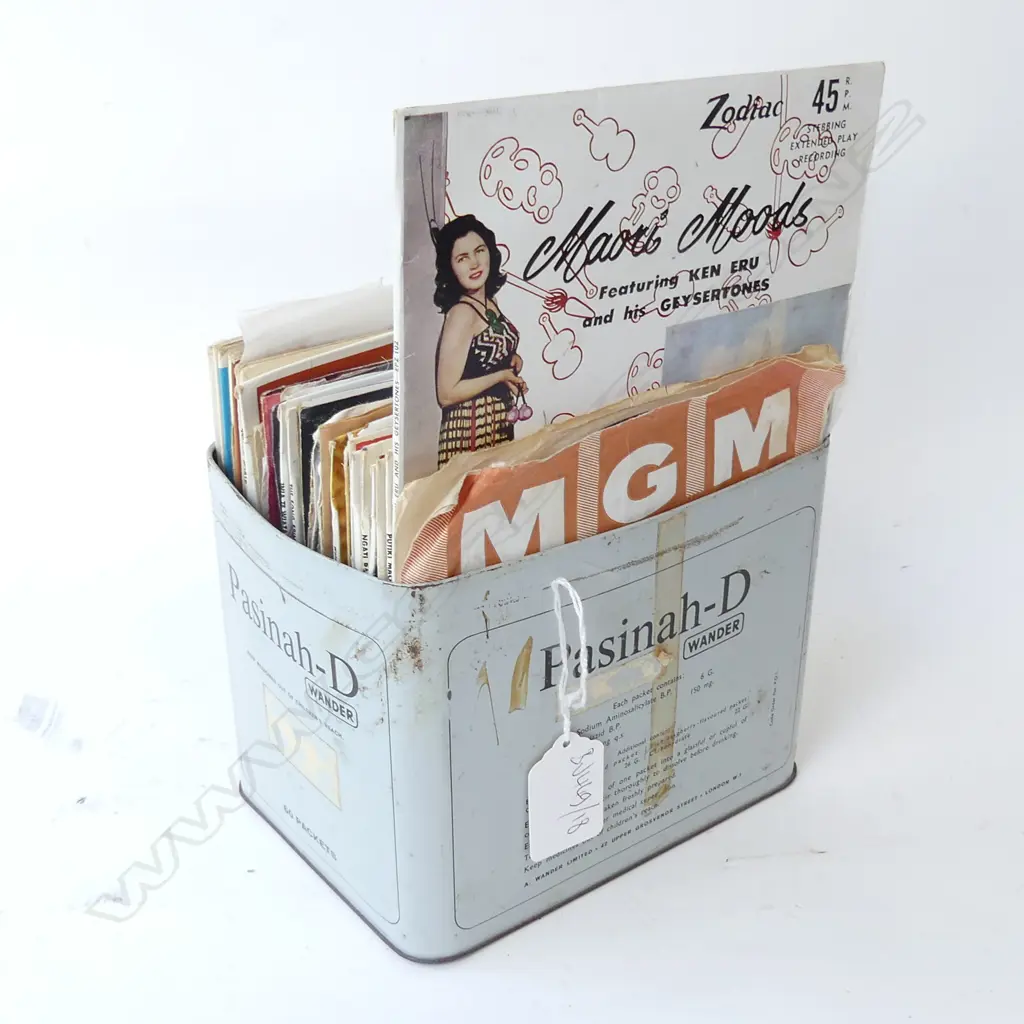 OVER 40 X 45 RECORDS . MOSTLY MĀORI INTEREST. Image 1++
