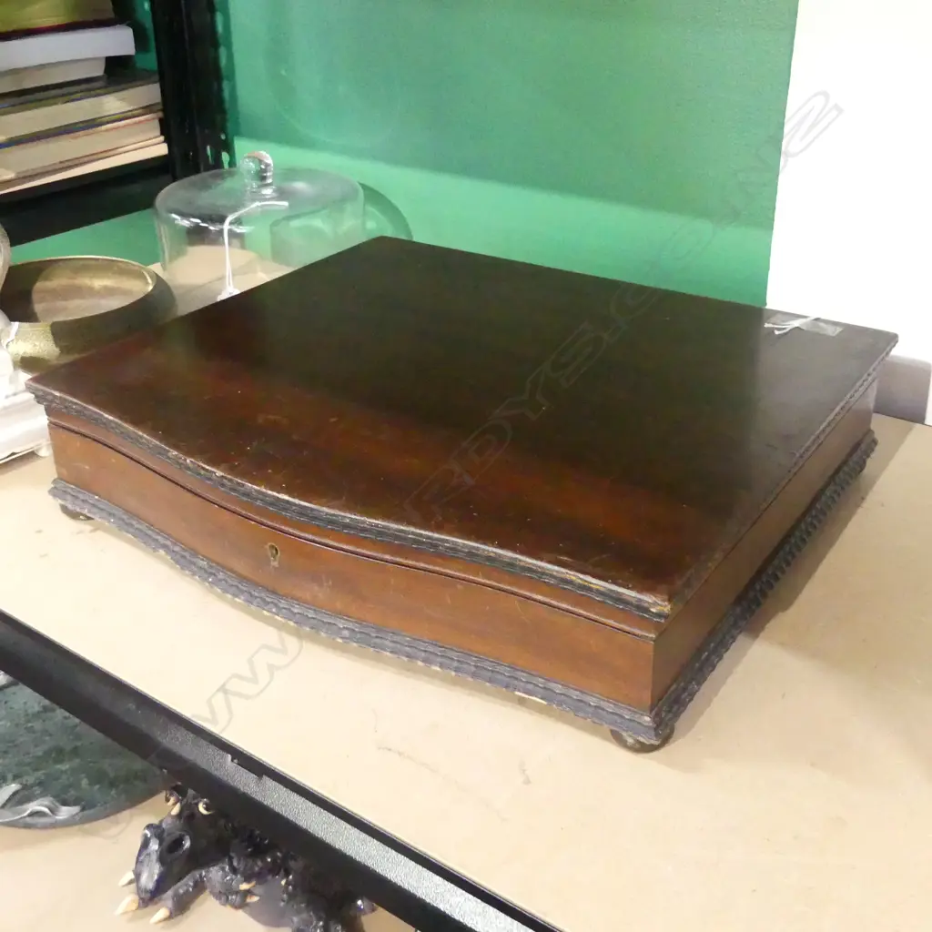 MAHOGANY CUTLERY CANTEEN ON 4 BUN FEET L. 425MM EMPTY Image 1++