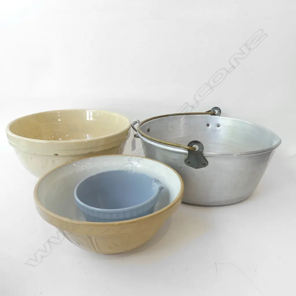JAM PAN, 3 MIXING BOWLS, TEMUKA, MASON CASH, HADDON HALL ALL AF 335mm dia Image 1++