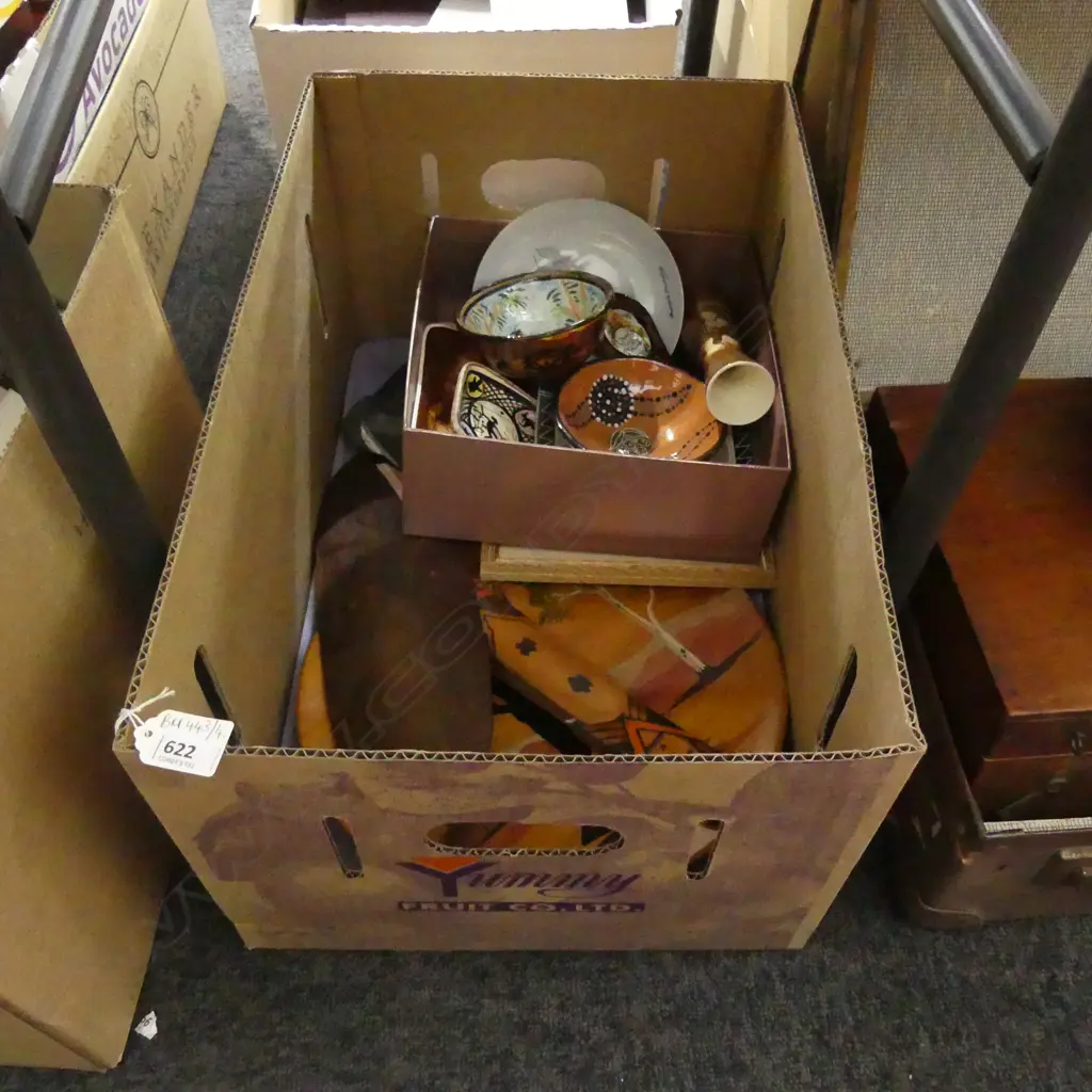 BOX LOT AUSTRALIAN SOUVENIRS; CERAMICS ETC Image 1++