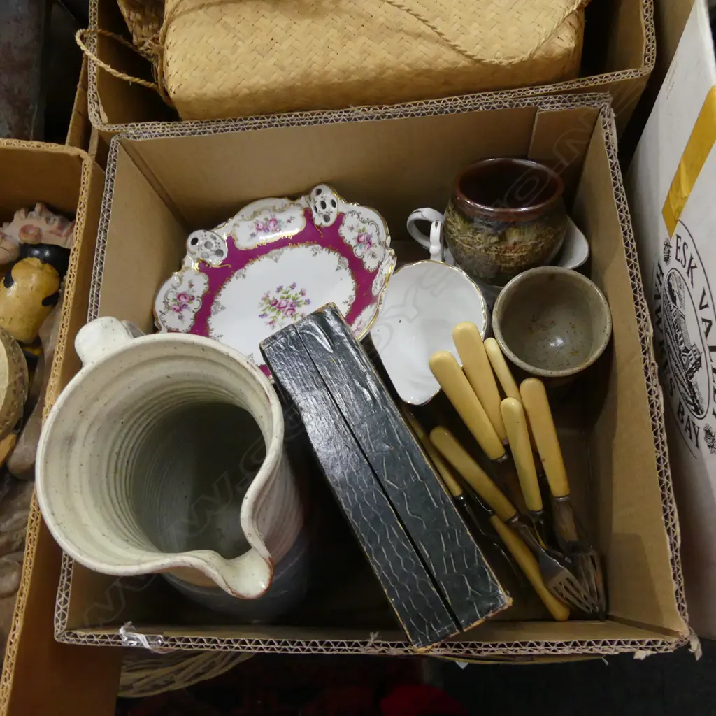 BOX ASST CHINA, POTTERY & FISH CUTLERY  ETC.. Image 1++
