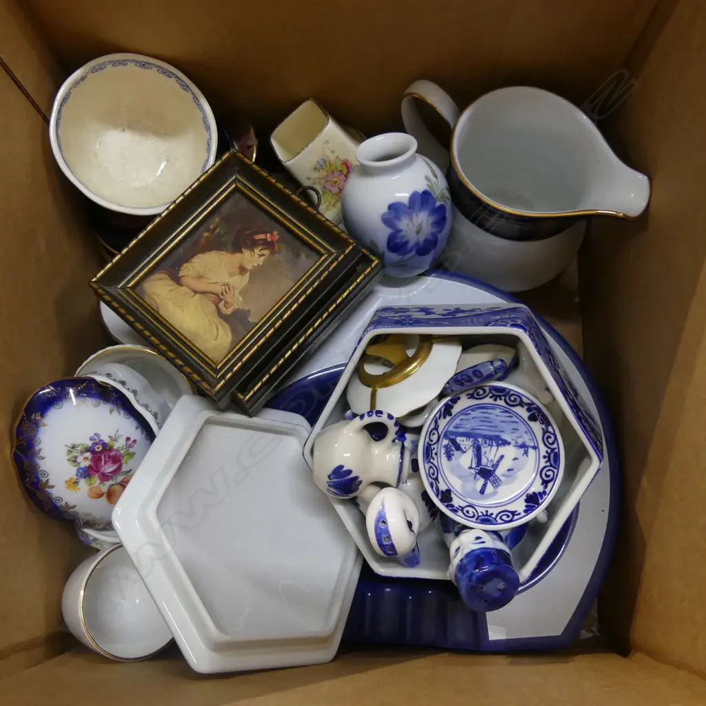 LOVELY BOX LOT OF MINIATURES + VASES & ORNAMENTS, SPODE TRINKET BOX, MASONS, MOORCROFT, DELFT ETC Image 1++