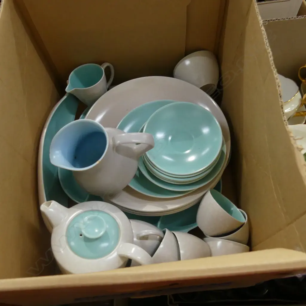 VINTAGE POOLE PART TEA SET 25 PIECES + 2 PLATES D. 310mm Image 1++