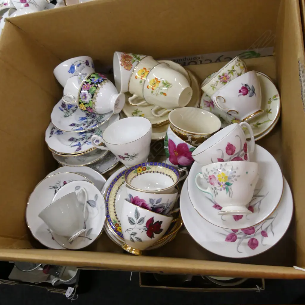BOX LOT ASST. CUPS & SAUCERS / TRIOS  Image 1++