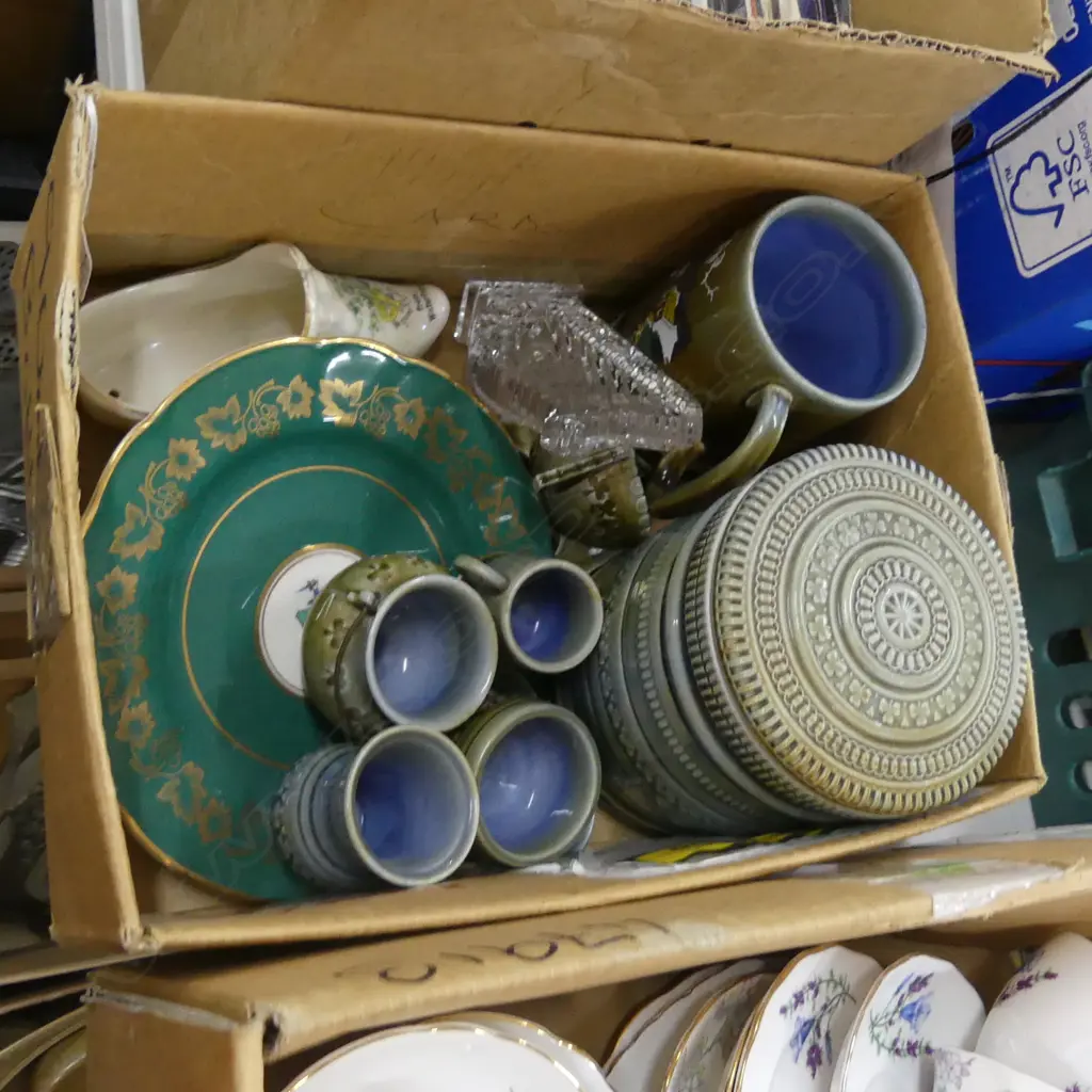 BOX LOT OF WADE HEATH INCL. MUSICAL JUG, BISCUIT BARREL  + ORNAMENTS ETC Image 1++