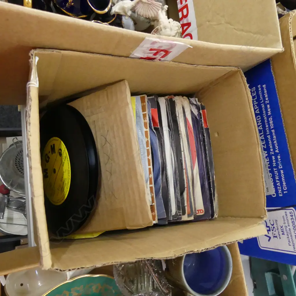 LOT OF ASST 45S SINGLE RECORDS Image 1++