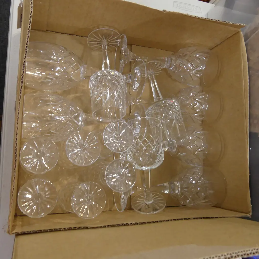 BOX OF CRYSTAL WINE & SHERRY GLASSES Image 1++