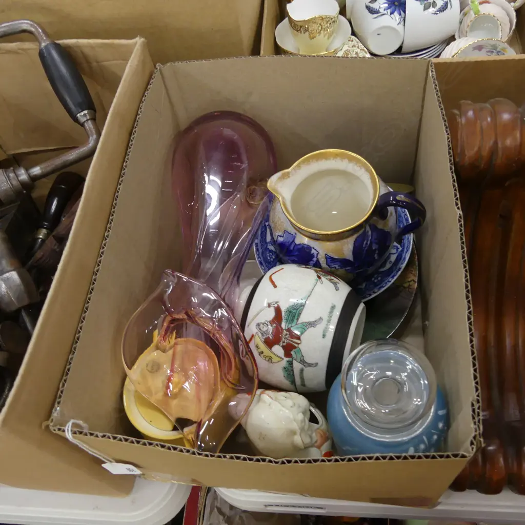 BOX LOT OF CHINA Image 1++