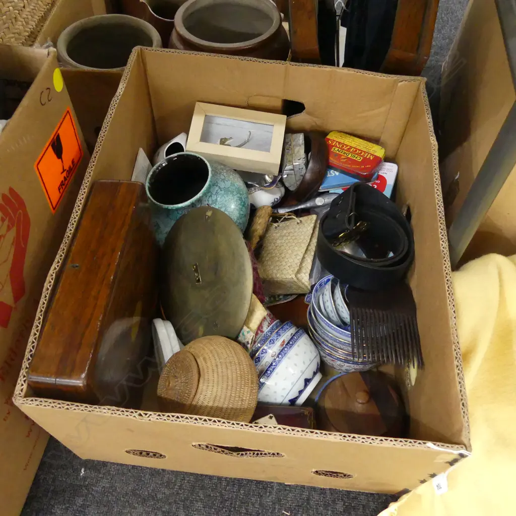 BOX LOT ASST.; ORIENTAL BOWLS, GERMAN VASE, CASED FISH SET, TINS ETC Image 1++