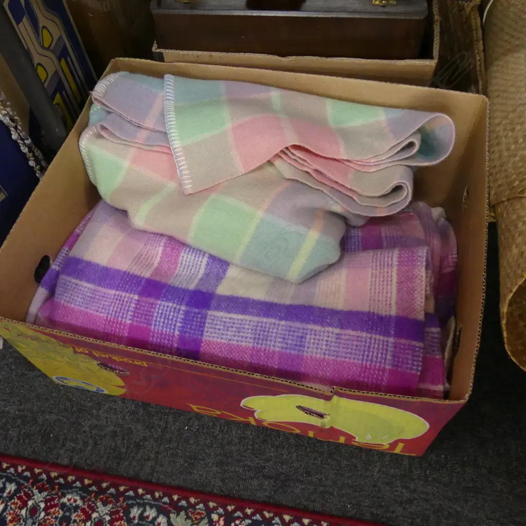 2 x WOOL BLANKETS  Image 1++