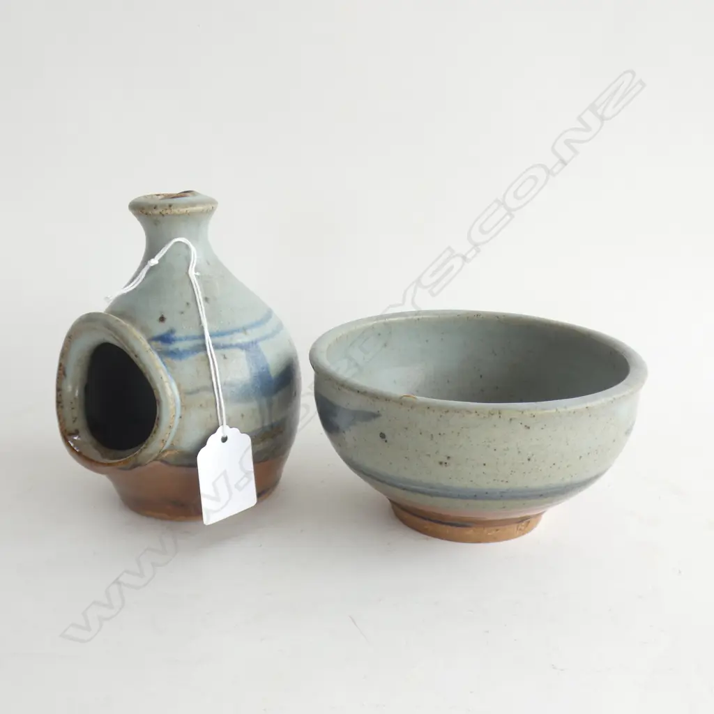 PETER STICHBURY SALT PIG & MATCHING BOWL Image 1++
