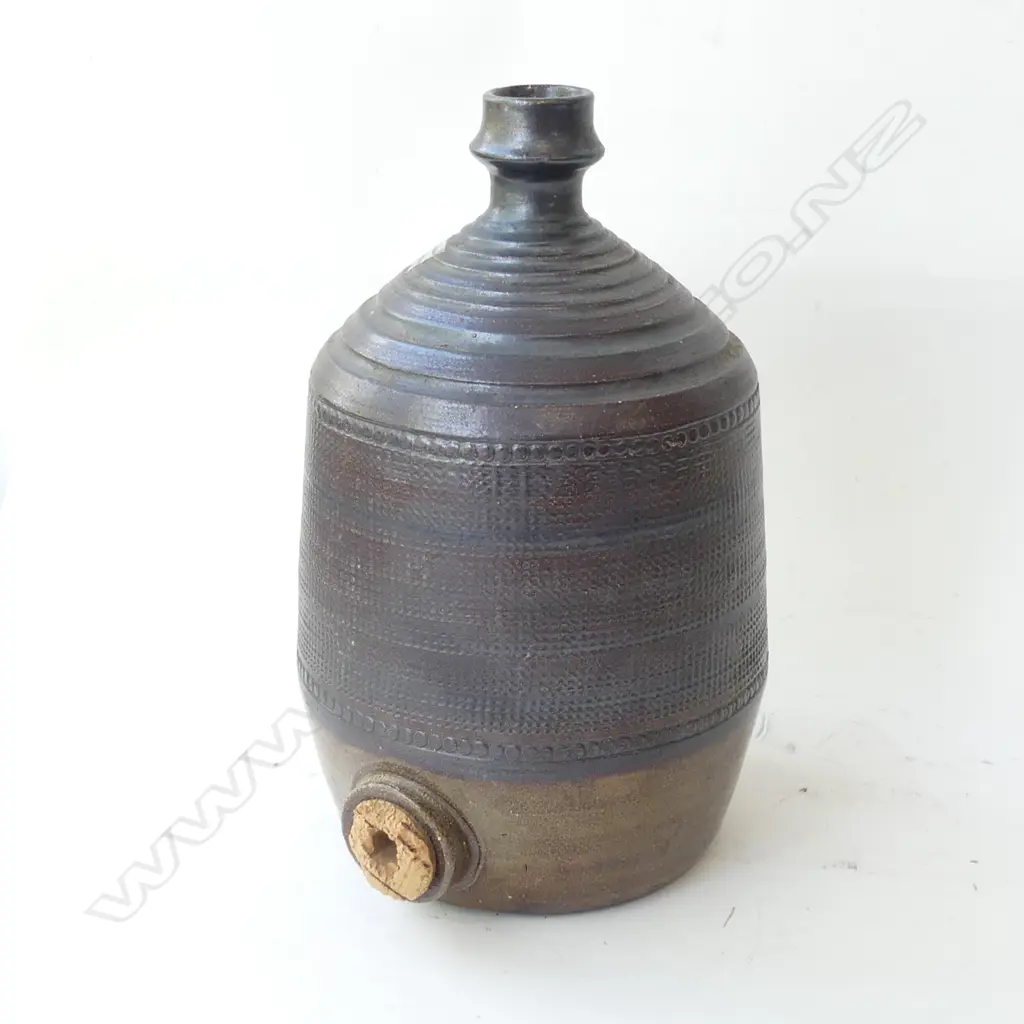 BENDIGO POTTERY WINE BARREL STAMPED MH H 300MM Image 1++