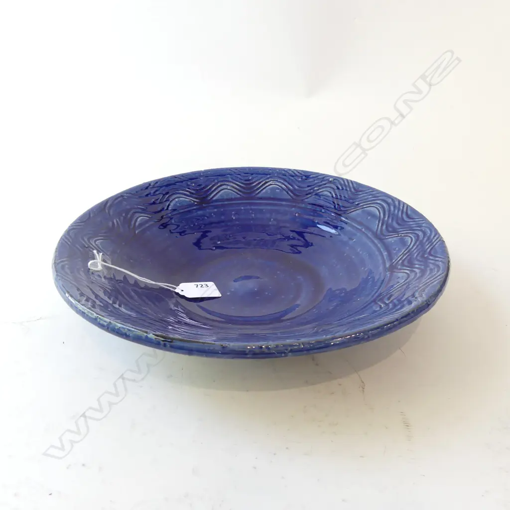TONY SLY BLUE GLAZED BOWL COMBED DECORATION Image 1++