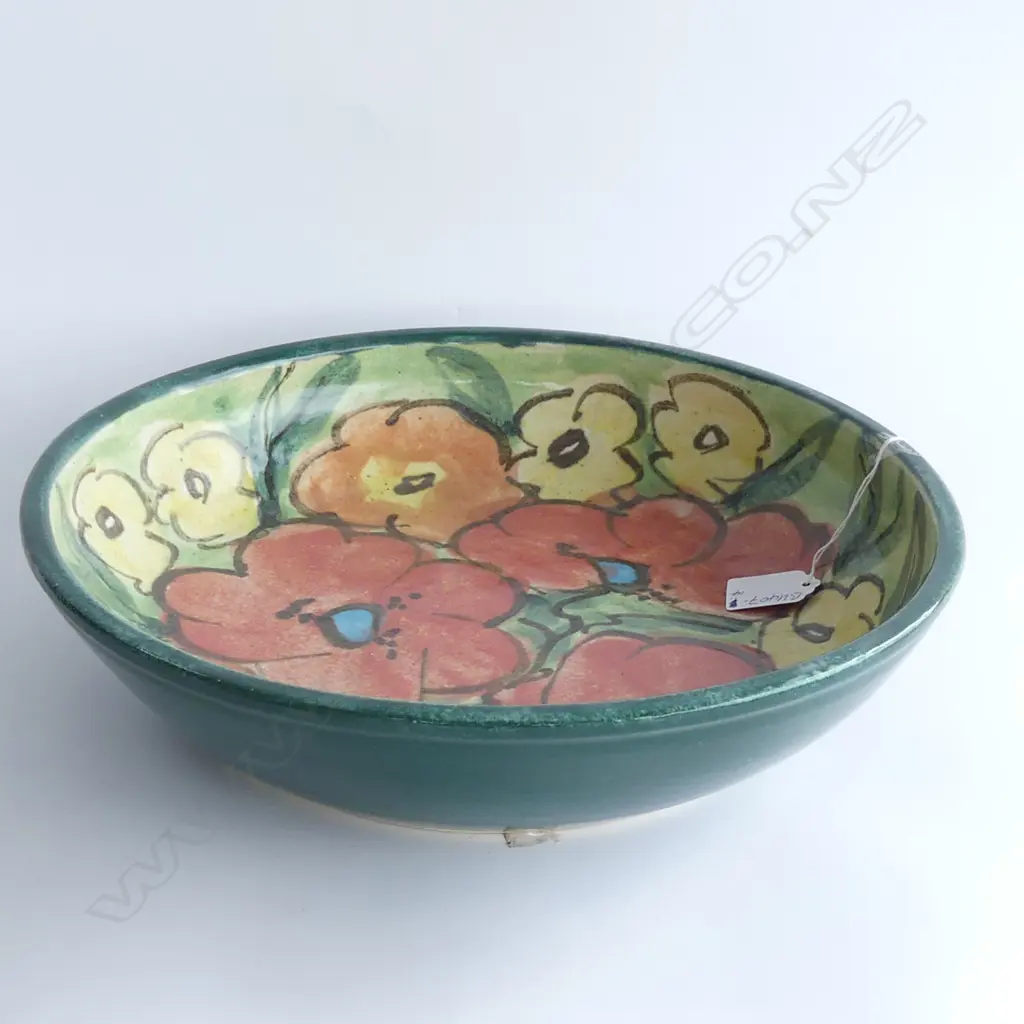 BARRY & DIANE WOODS (GOLDEN BAY) LGE DISH PAINTED FLORALS Dia.335mm Image 1++