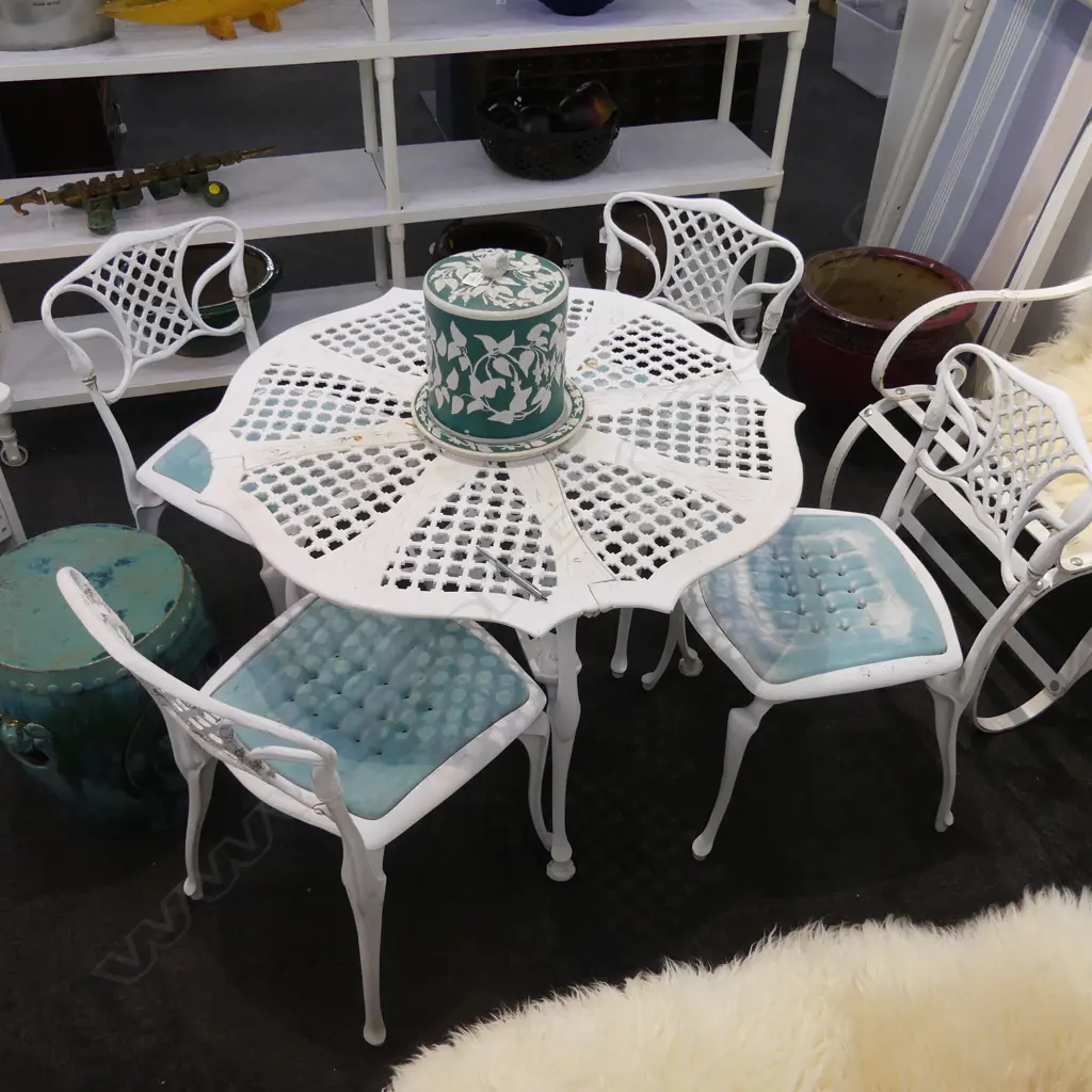 WHITE METAL ROUND OUTDOOR TABLE (DIA  950MM) & 4 CHAIRS  Image 1++