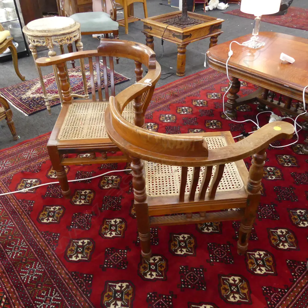 MAHOGANY & RATTAN COURTING / CONVERSATION CHAIR W.1370mm Image 1++