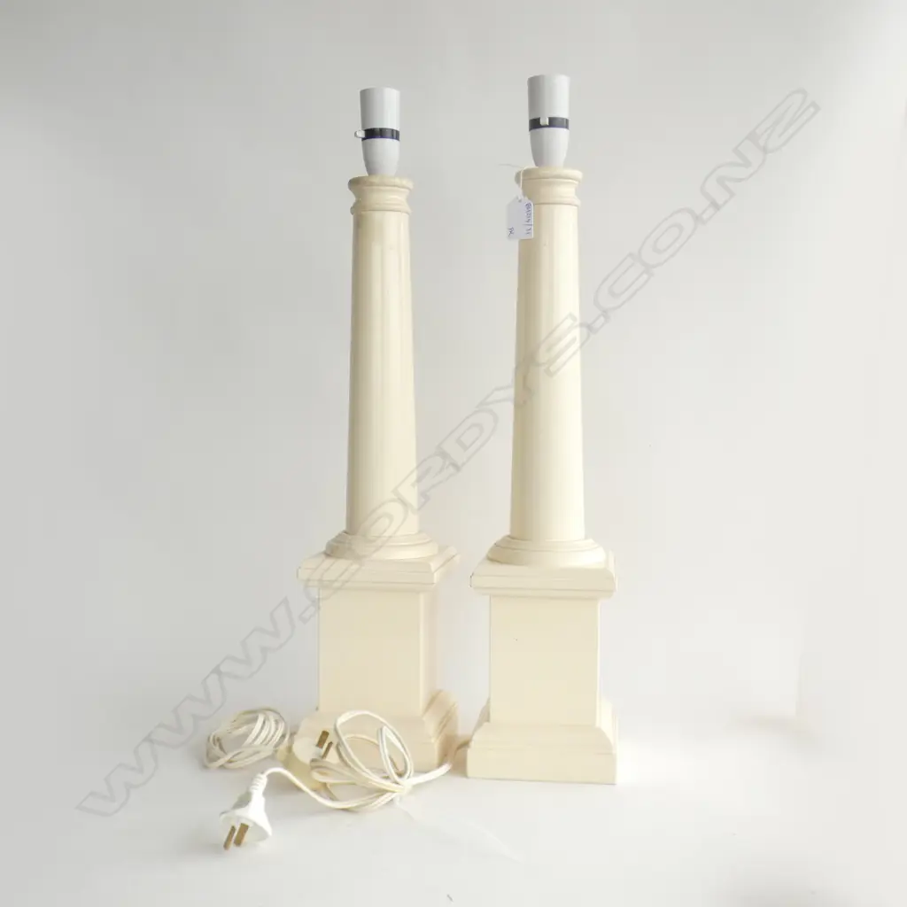 PR CREAM PAINTED COLUMN LAMPS H.585mm Image 1++