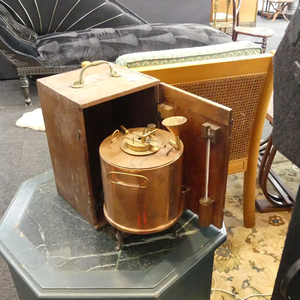 FLASH POINT TESTER - COPPER & WOODEN BOXED (BAIRD & TATLOCK, LONDON) 300 X 170MM Image 1++