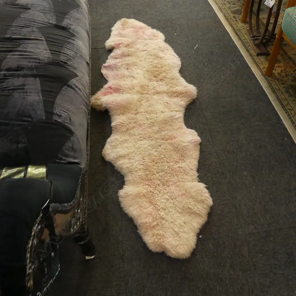 LONG PINK SHEEPSKIN RUG L 1930MM Image 1++