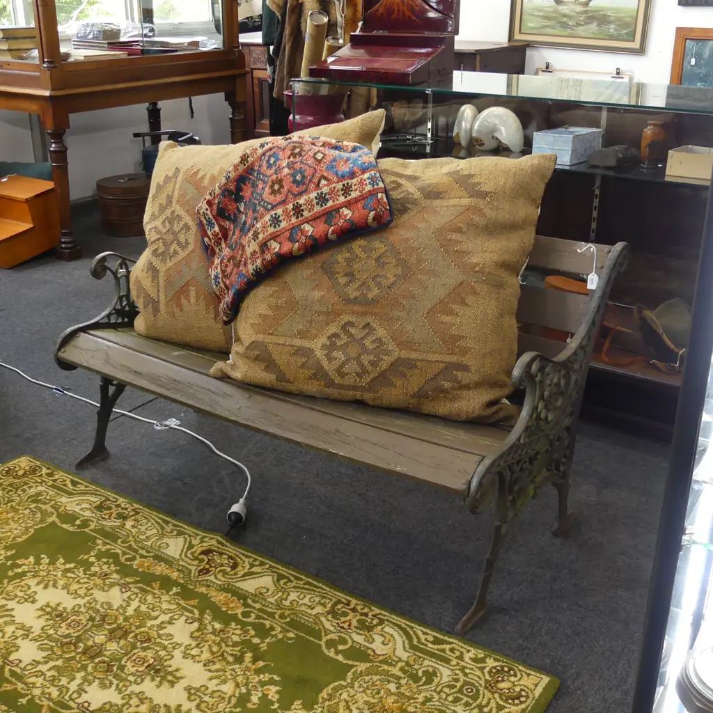 GARDEN BENCH SEAT Image 1++