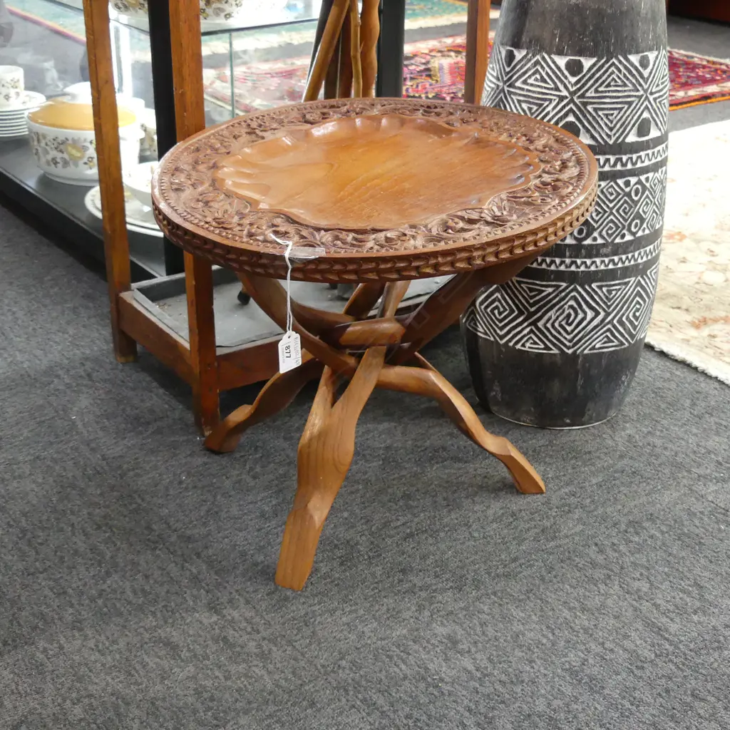 CARVED WOODEN SIDE TABLE w. FOLDING BASE 430mm dia Image 1++
