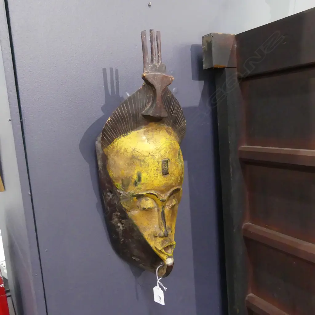 CARVED WOODEN NIGERIAN TRIBAL MASK H.450mm loss to top Image 1++