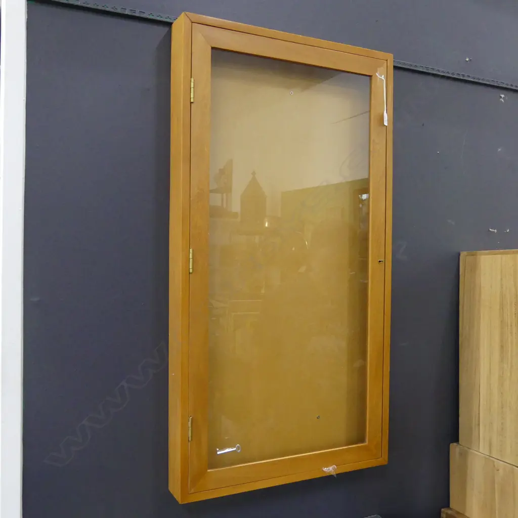 RIMU FRAMED GLAZED TABLE TOP DISPLAY CABINET WITH LOCK H 1070 MM Image 1++