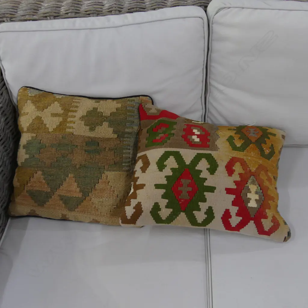 2 KELIM CUSHIONS  Image 1++