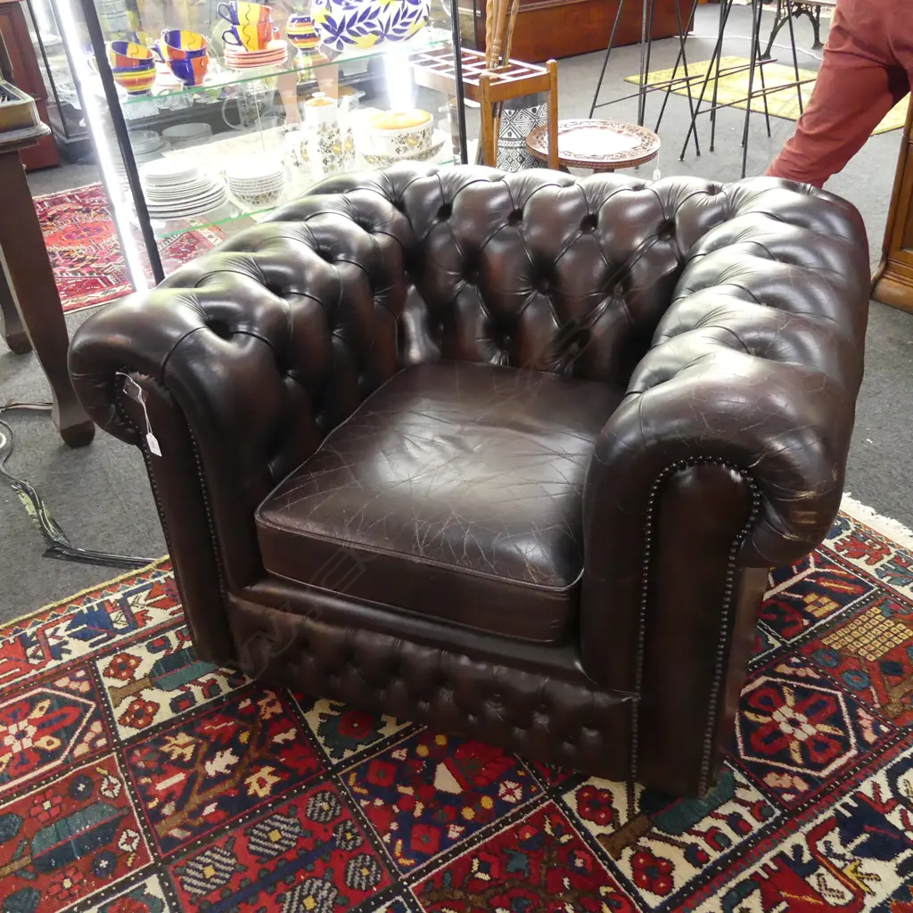 LEATHER CHESTERFIELD ARMCHAIR Image 1++