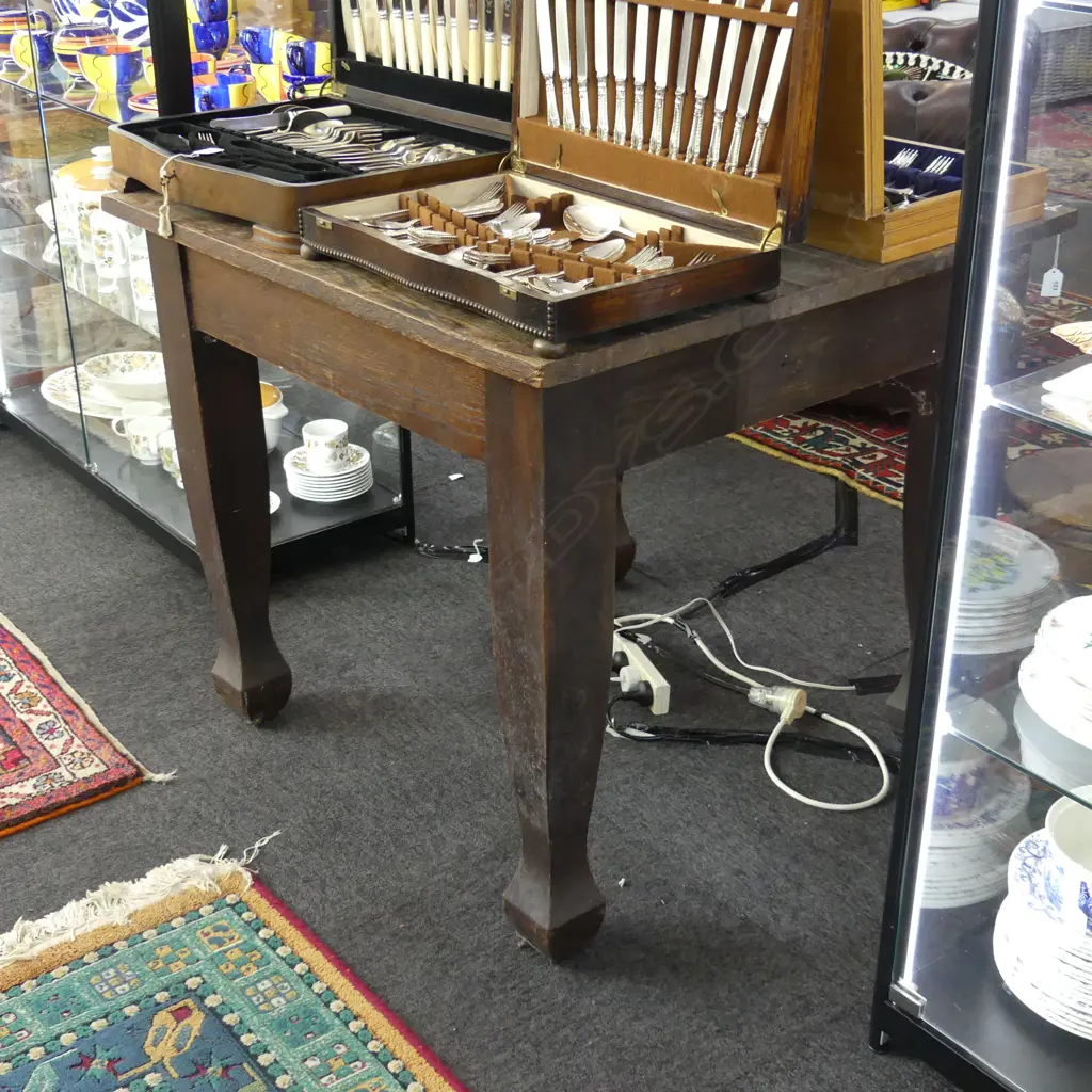 OAK 1940s DINING TABLE W. 840 x 880mm Image 1++