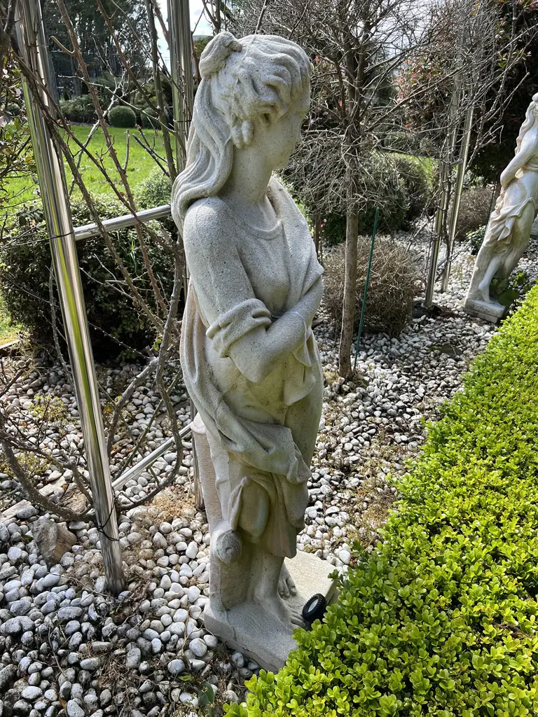 TALL CONCRETE GARDEN CLASSICAL GODDESS STATUE H.1400mm Woman with drape minor damage Image 1++