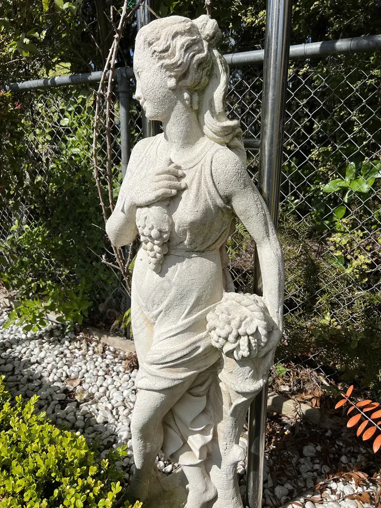 TALL CONCRETE GARDEN CLASSICAL GODDESS STATUE H.1400mm with grapes & fruit basket Image 1++