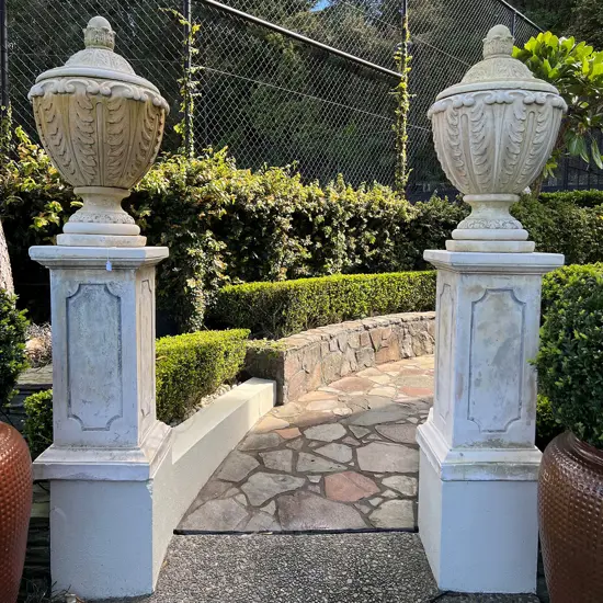 PR LGE CLASSICAL LIDDED CONCRETE CLASSICAL LIDDED URNS ON TALL PLINTHS H.1900mm
