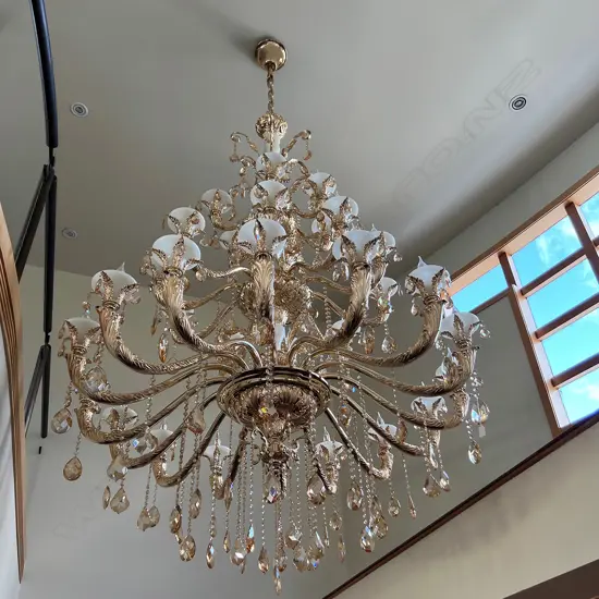 VERY LGE MODERN CHANDELIER 3 TIERS 22 LIGHTS & ARMS MILK GLASS SHADES H.2100mm