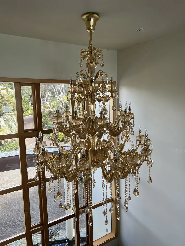 VERY LGE CHANDELIER ROSE GILT FRAME 3 TIERS 29 LIGHTS/ARMS. H.2100mm Image 1++