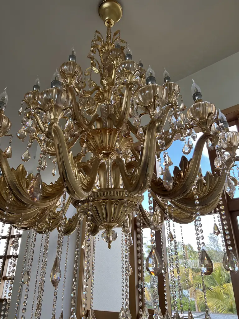 VERY LGE CHANDELIER ROSE GILT FRAME 3 TIERS 29 LIGHTS/ARMS. H.2100mm Image 1++