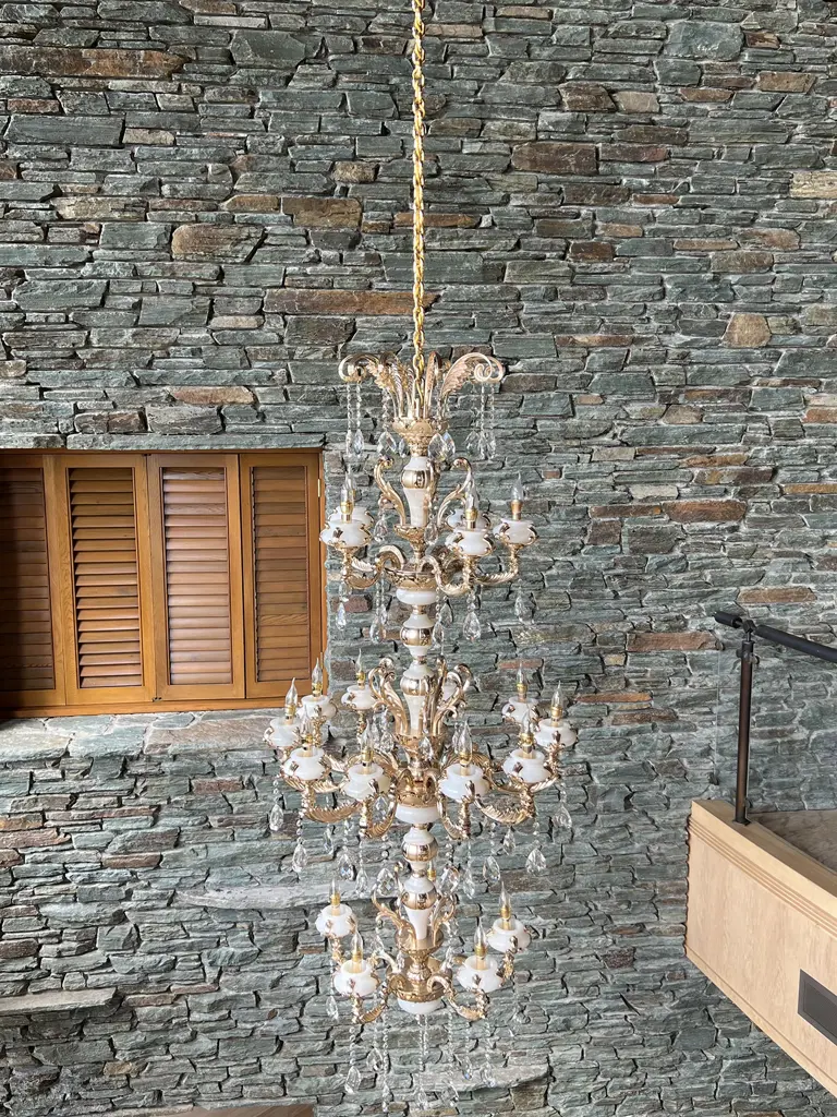 VERY TALL MODERN CHANDELIER MILK GLASS/ALABASTER SECTIONS 3 TIERS 18 LIGHTS/ARMS. Image 1++