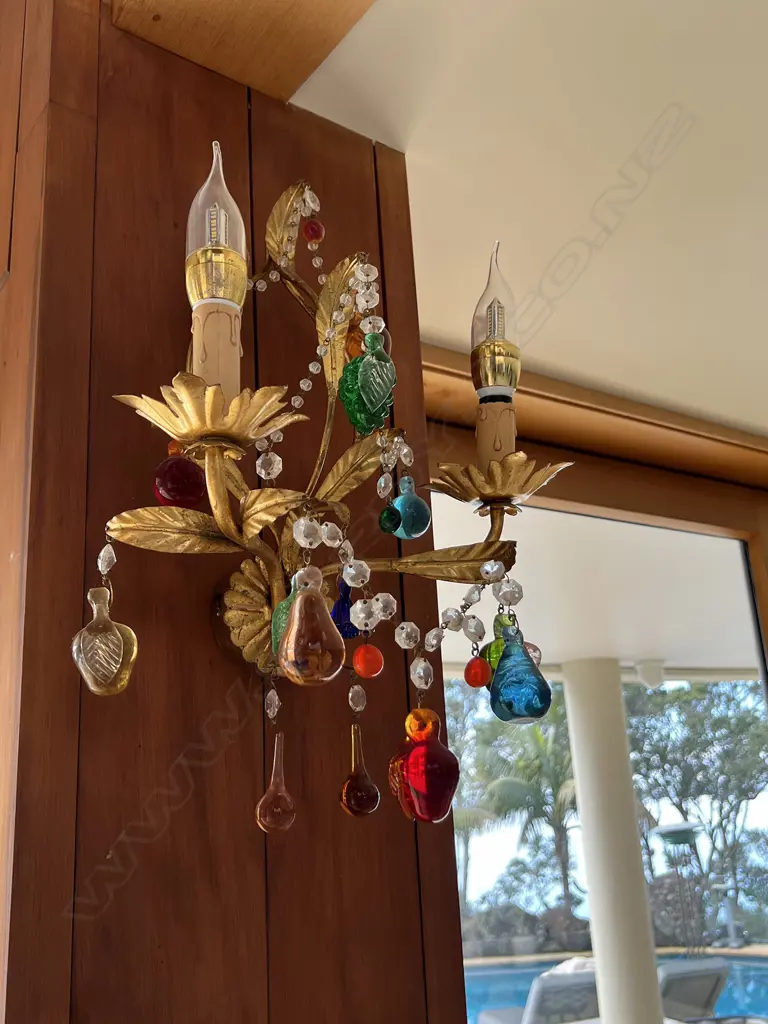 PR CLASSICAL FRENCH STLYE GILT METAL WALL SCONCE LIGHT FITTINGS COLOURED GLASS FRUIT  Image 1++