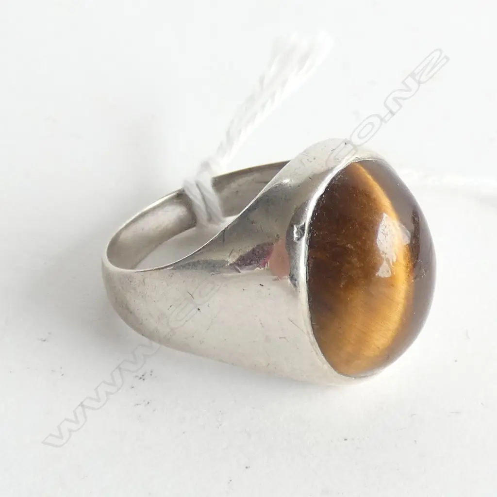GENTS SILVER AND TIGERS EYE RING Image 1++