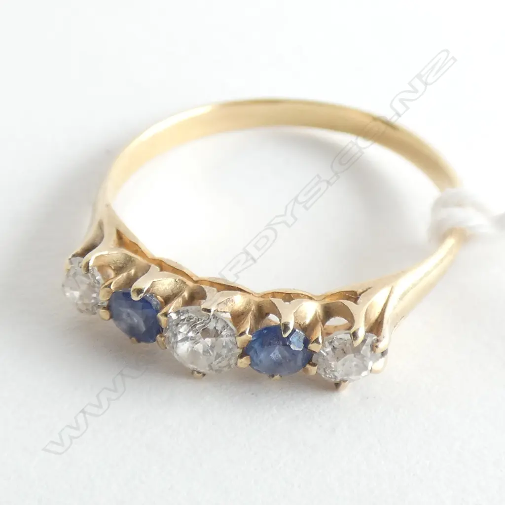 (19557) GOLD SAPPHIRE & DIAMOND 5 STONE RING Image 1++