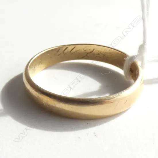 WEDDER RING 3.8 GRAMS