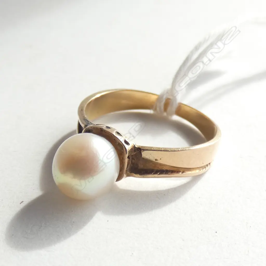 9 CT GOLD & CULTURED PEARL RING  Image 1++